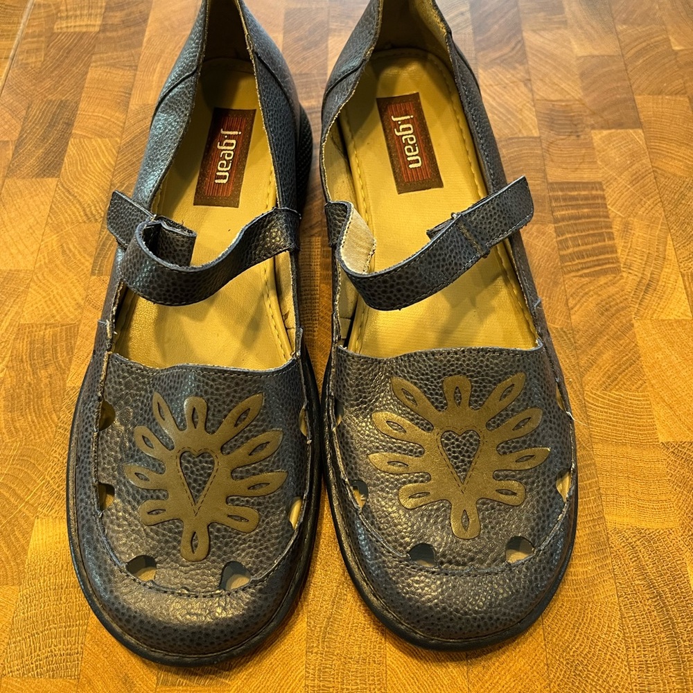 Comfort line J.Gean Mary Jane leather shoes size 8